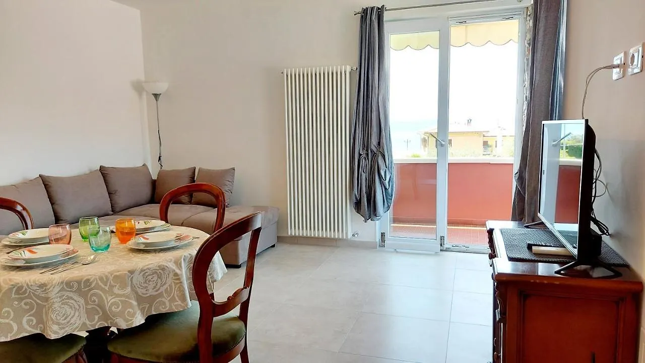 Narcisa View Lake&Pool Apartment Bardolino Italy