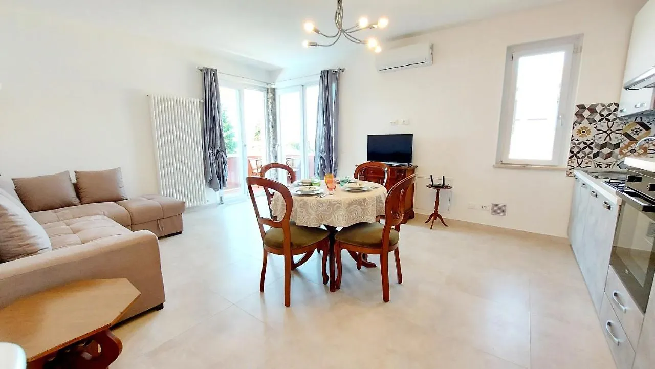 Narcisa View Lake&Pool Apartment Bardolino Italy
