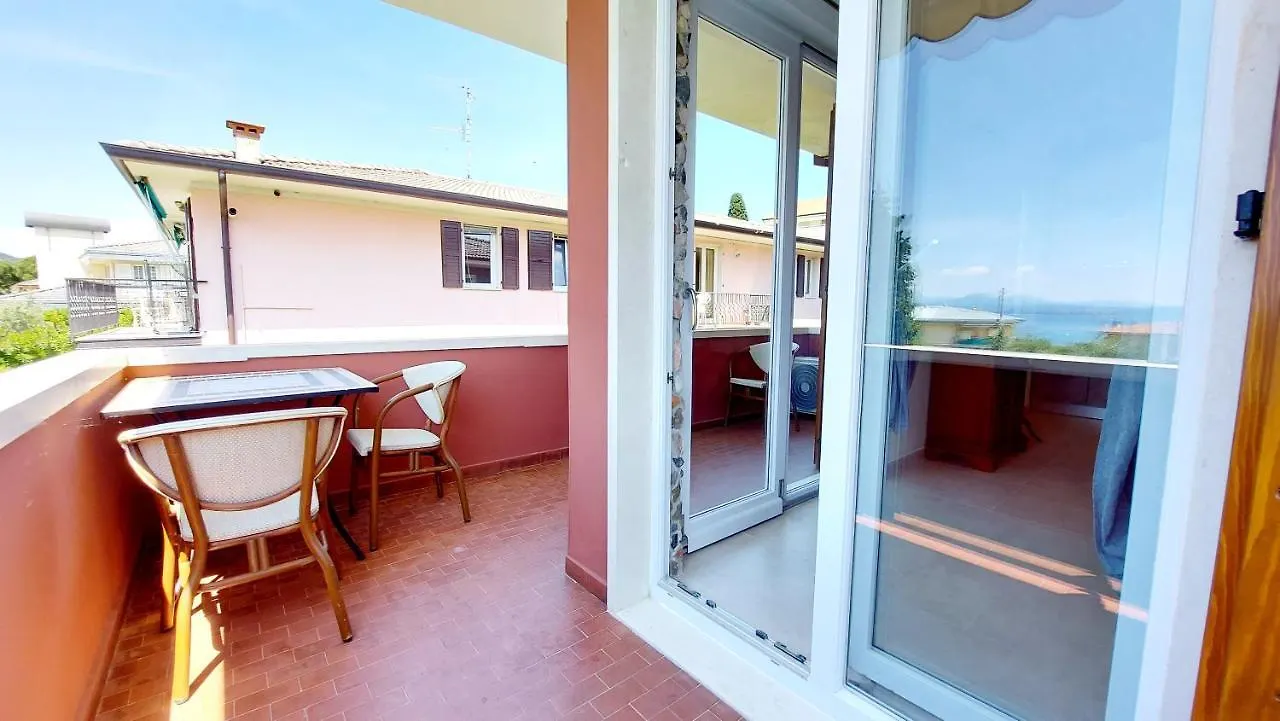 Narcisa View Lake&Pool Apartment Bardolino Italy